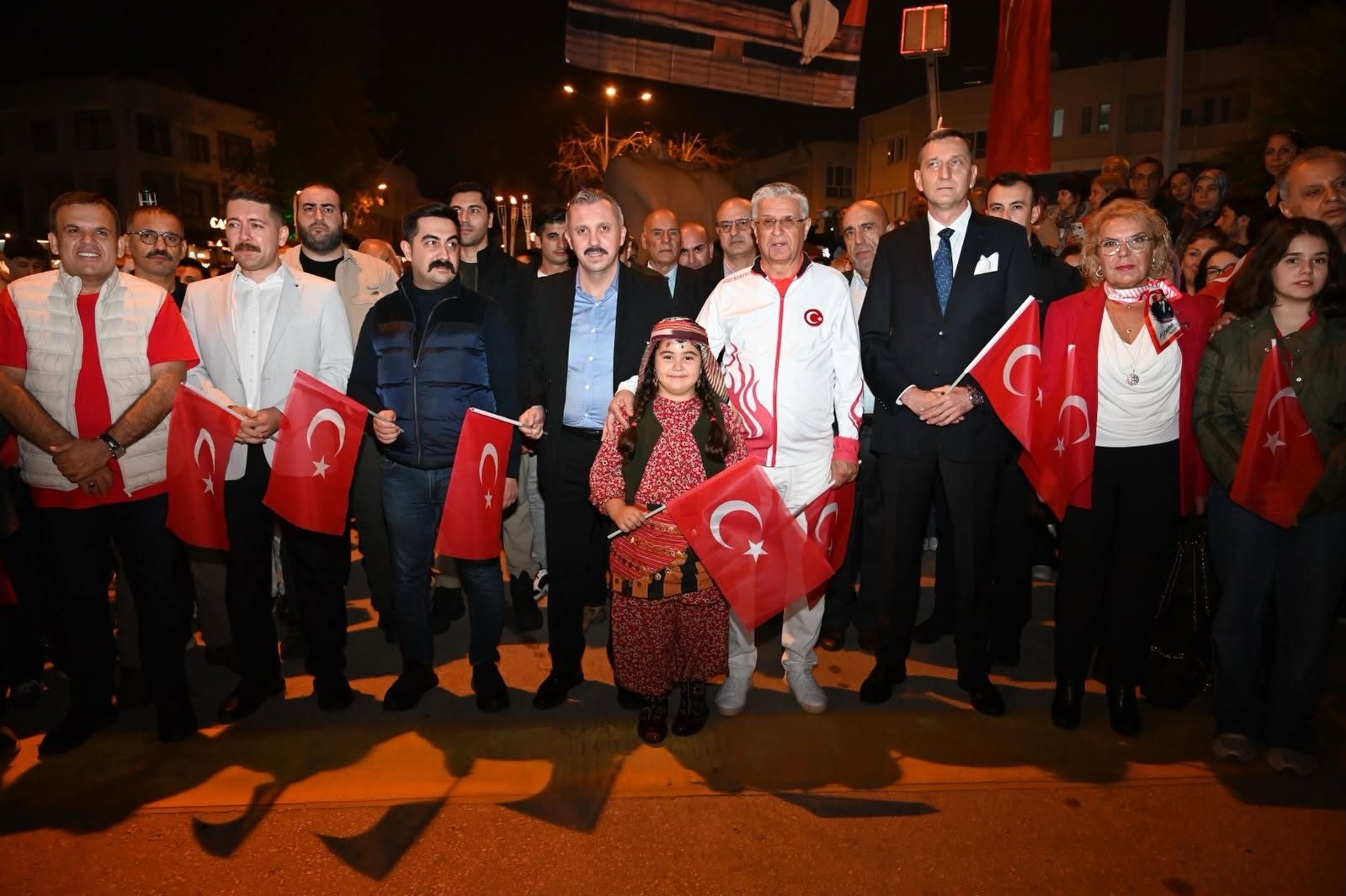 Cumhuriyet Bayramı Kemer'de coşkuyla kutlandı