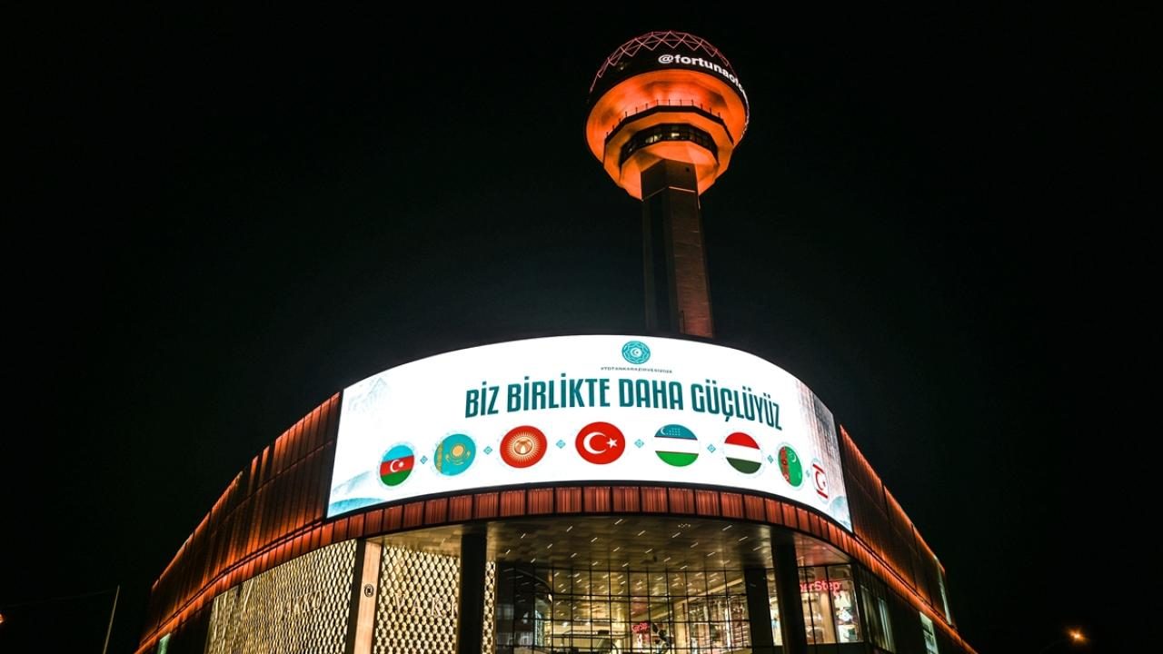 TDT Zirvesi İçin İstanbul ve Ankara'nın Simge Yapılarında Gösterim