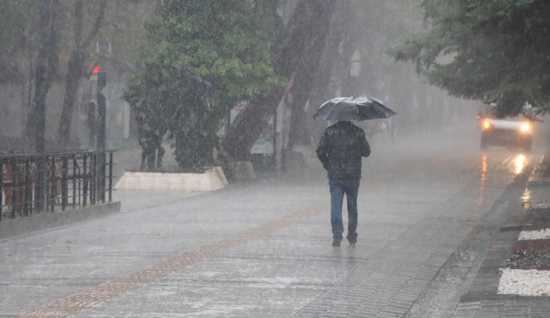 İstanbul İçin Kritik Saatler: Yağışlar Ne Kadar Sürecek, Hangi İlçeler Risk Altında?